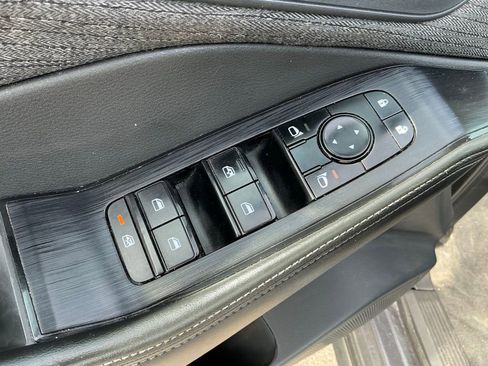 Used 2021 Nissan Rogue SV image 9