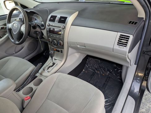 Used 2011 Toyota Corolla LE FWD image 28