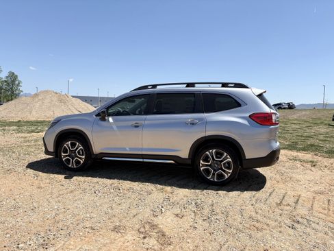 New 2026 Subaru Ascent Limited AWD/4WD image 5