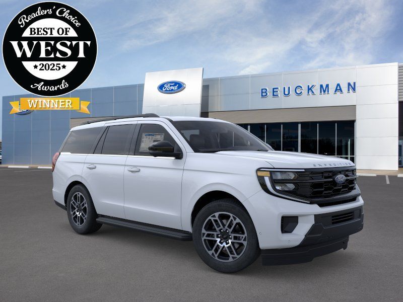 Used 2026 Ford Expedition Active AWD/4WD image 1