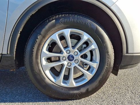 Used 2022 Ford Escape SE w/ Cold Weather Package image 8