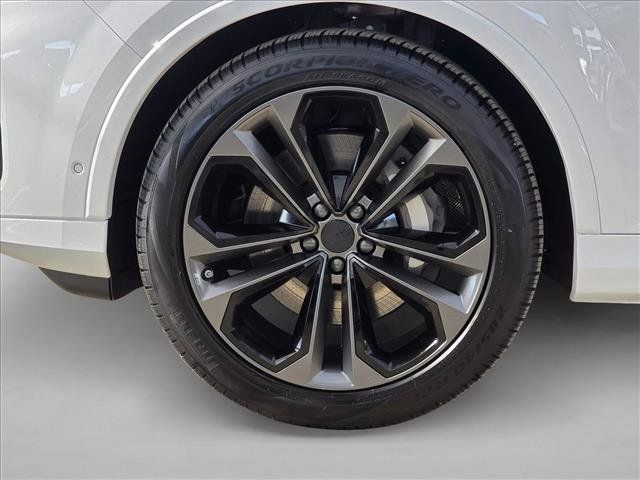 New 2026 Audi Q7 3.0T Premium Plus AWD/4WD image 9