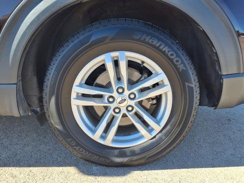 Certified 2022 Ford Explorer XLT w/ Equipment Group 202A image 25