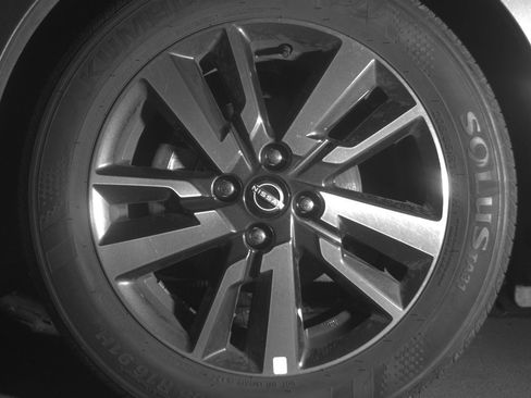 Used 2025 Nissan Versa SV FWD image 12