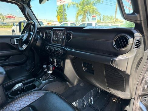 Used 2021 Jeep Wrangler Unlimited Sahara AWD/4WD image 12