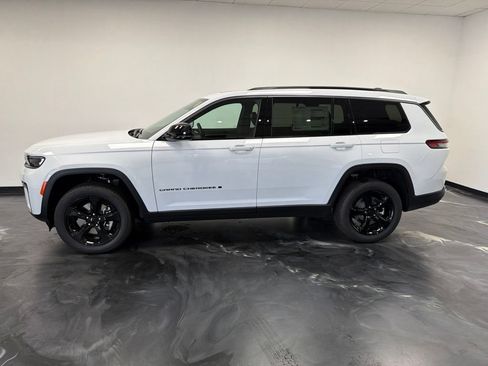 New 2026 Jeep Grand Cherokee L Limited w/ Limited Altitude Package AWD/4WD image 22