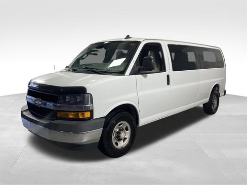 Used 2019 Chevrolet Express 3500 LT w/ LT Preferred Equipment Group RWD image 4