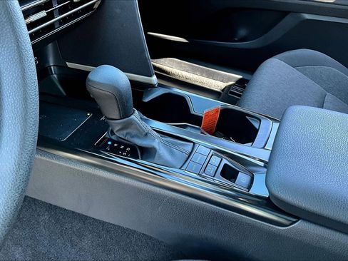 Used 2025 Toyota Camry LE AWD/4WD image 18