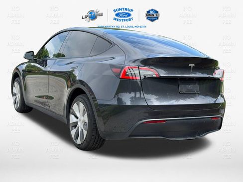 Used 2024 Tesla Model Y Long Range RWD image 12