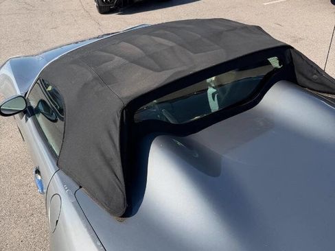 Used 2006 Pontiac Solstice Convertible w/ Premium Package RWD image 10