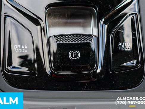 Used 2025 Kia Carnival SX w/ SX Dark Edition Package FWD image 44
