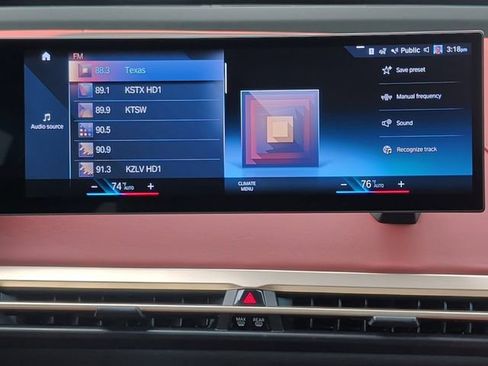 Used 2022 BMW iX xDrive50 w/ Premium Package image 8