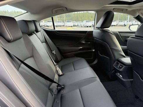 Used 2025 Lexus ES 350 Premium image 14