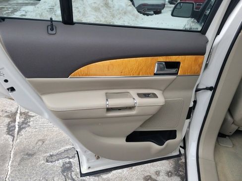 Used 2014 Lincoln MKX AWD w/ Olive Ash Wood Package image 18