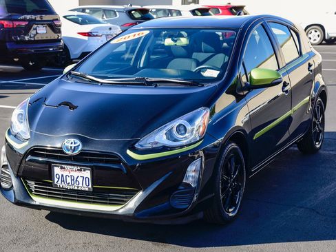 Certified 2016 Toyota Prius C Persona Series image 3