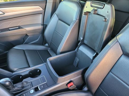 Used 2022 Volkswagen Atlas Cross Sport SE image 26