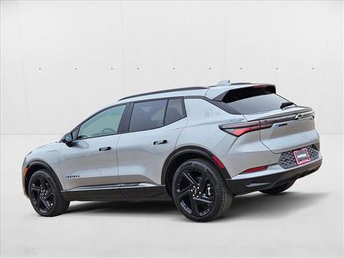 New 2025 Chevrolet Equinox EV RS image 9