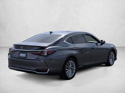 Used 2020 Lexus ES 300h w/ Luxury Package image 5
