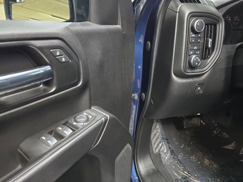 Used 2020 Chevrolet Silverado 1500 Custom Trail Boss w/ Custom Convenience Package AWD/4WD image 27