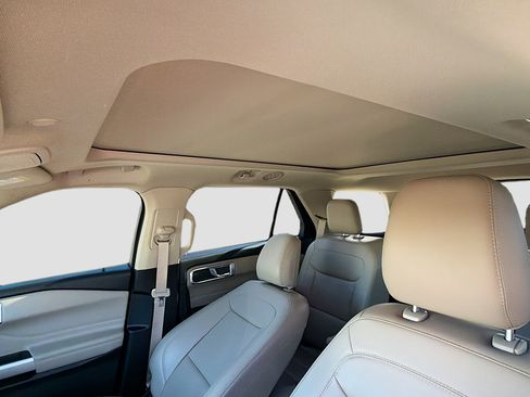 Used 2022 Ford Explorer XLT w/ Equipment Group 202A image 28