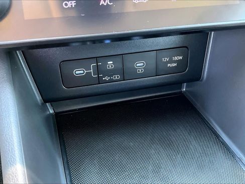 Used 2025 Hyundai Sonata SEL FWD image 31