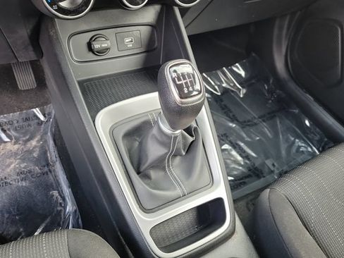 Used 2020 Hyundai Venue SE FWD image 32