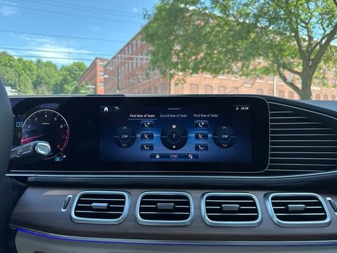 New 2025 Mercedes-Benz GLS 450 4MATIC image 27