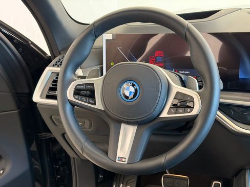Used 2025 BMW X5 xDrive50e w/ M Sport Package image 17