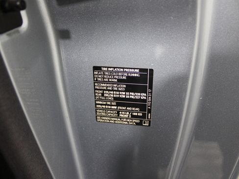 Used 2005 Chrysler Crossfire Limited image 29