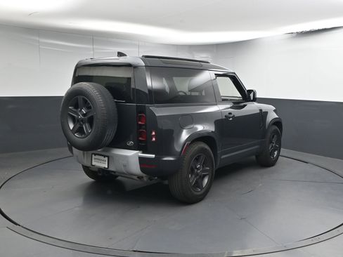 Used 2023 Land Rover Defender 90 S image 24