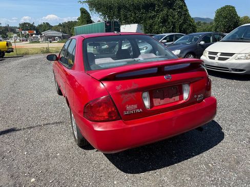 Used 2005 Nissan Sentra 1.8 S w/ (J01) Sunroof Pkg FWD image 12