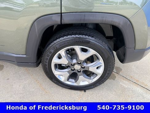 Used 2018 Jeep Compass Limited w/ Navigation Group AWD/4WD image 3