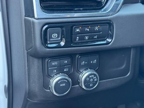 Used 2025 GMC Yukon Denali image 19