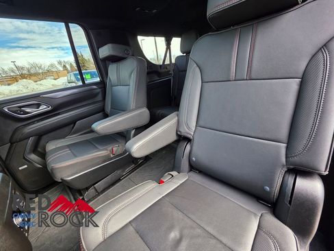 Used 2024 Chevrolet Suburban RST w/ Sport Performance Package AWD/4WD image 15