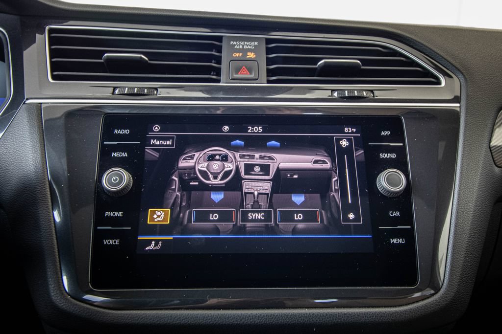 Certified 2024 Volkswagen Tiguan SE R-Line FWD image 40