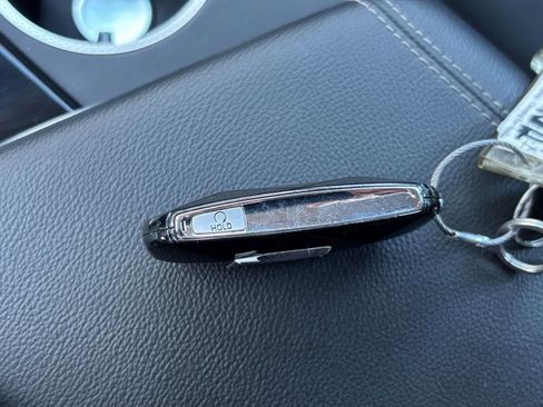 Used 2025 Genesis G70 2.5T image 22