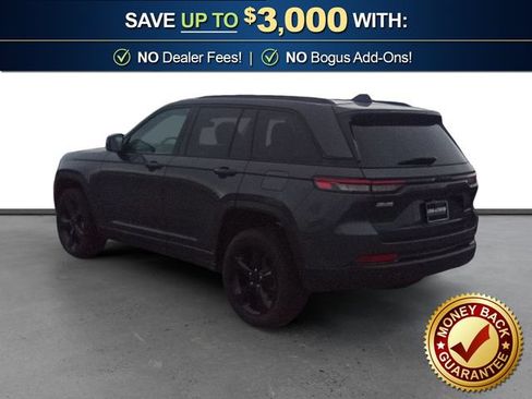 Used 2023 Jeep Grand Cherokee Limited w/ Black Appearance Package RWD image 4