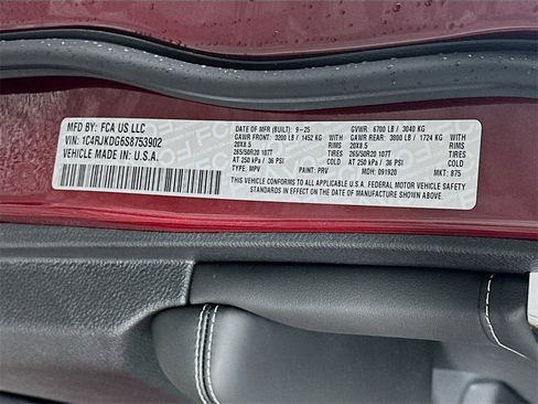 New 2025 Jeep Grand Cherokee L Overland w/ Luxury Tech Group IV image 19