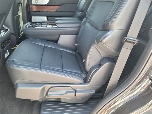 New 2024 Lincoln Navigator Reserve image 4