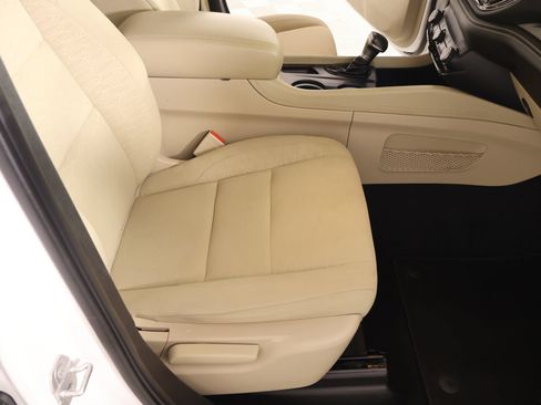 Used 2022 Dodge Durango SXT w/ Anodized Platinum Package AWD/4WD image 13