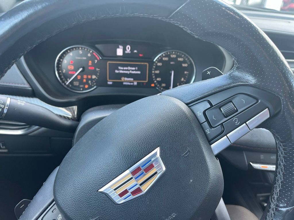 Used 2020 Cadillac XT4 Sport AWD/4WD image 9