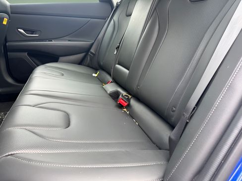 Certified 2024 Hyundai Elantra Limited FWD image 11