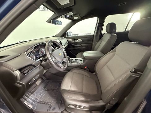 Used 2022 Chevrolet Traverse LT image 13