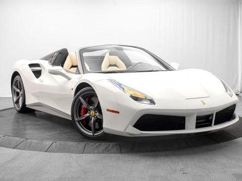 Used 2018 Ferrari 488 Spider RWD image 1