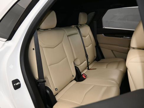 Used 2019 Cadillac XT5 FWD image 39