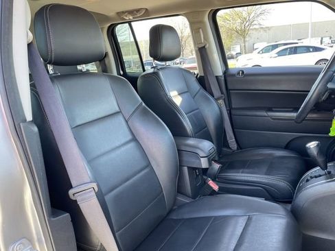 Used 2017 Jeep Patriot High Altitude image 24