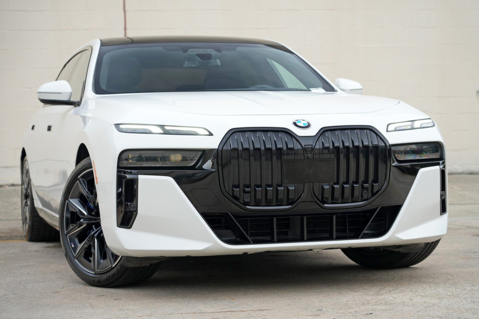 Used 2023 BMW 740i RWD image 4