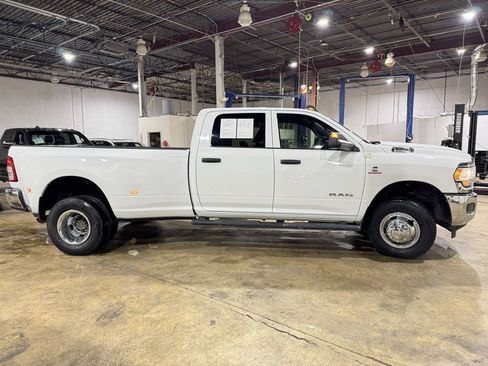 Used 2021 RAM 3500 Tradesman w/ Chrome Appearance Group image 5