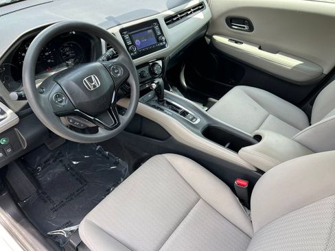 Used 2016 Honda HR-V LX image 11