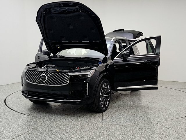 Certified 2026 Volvo XC90 B6 Ultra AWD/4WD image 9